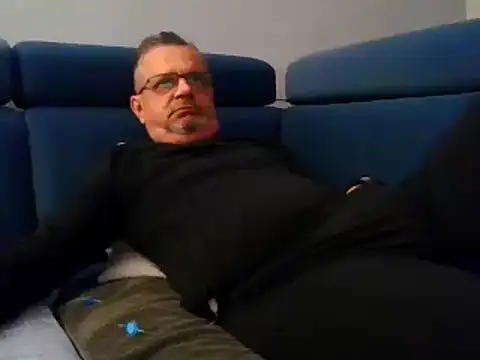 axecoman60 online show from February 2025 07:19:02 PM