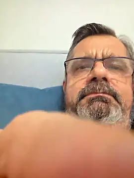 axecoman60 online show from January 2026 09:41:01 PM