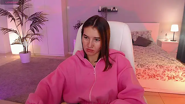 Bellla Haddid online show from September 2025 01:06:02 AM