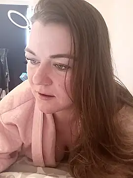 LunikaLunaX online show from January 2026 12:10:02 PM