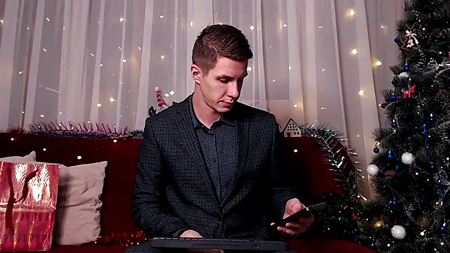 Snapshot of Chris_Brien chatting on December 2024 02:46:02 AM Chris Brien online show from December 2024 02:46:02 AM