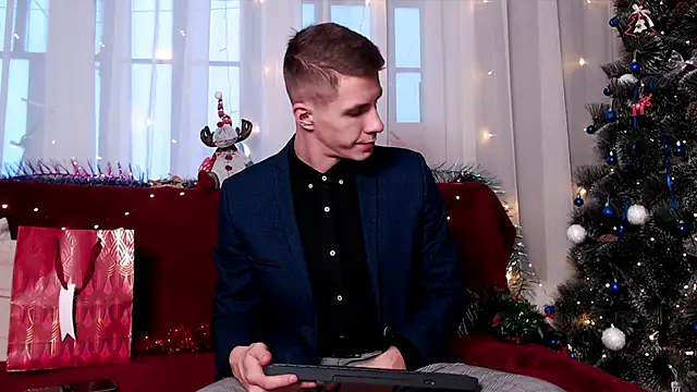 Snapshot of Chris_Brien chatting on December 2024 04:41:01 AM Chris Brien online show from December 2024 04:41:01 AM