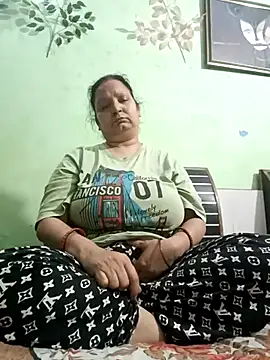 Snapshot of Kavya_kapoor chatting on February 2025 04:32:01 PM Kavya kapoor online show from February 2025 04:32:01 PM