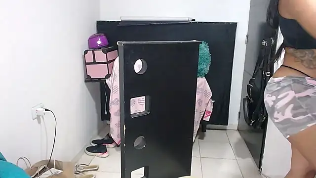 alanajonees22 online show from December 2024 09:40:02 PM