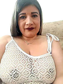 Hannahcandyy online show from February 2026 03:37:02 PM