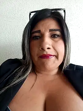 Hannahcandyy online show from April 2026 07:18:02 PM