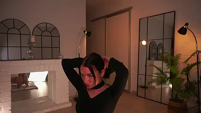 Heidi11 online show from September 2025 04:20:01 PM