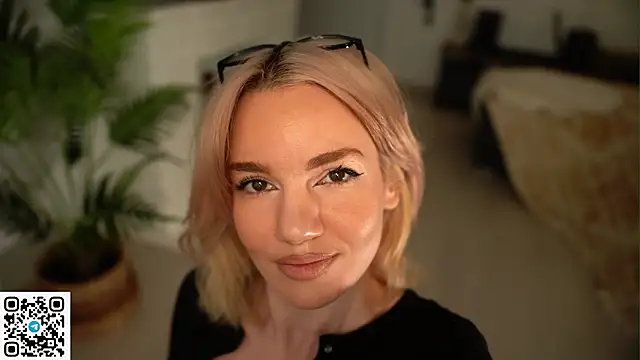 Snapshot of Heidi11 chatting on March 2026 02:22:02 PM Heidi11 online show from March 2026 02:22:02 PM