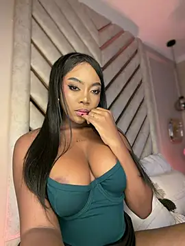 Snapshot of Lola_King chatting on July 2026 04:39:02 AM Lola King online show from July 2026 04:39:02 AM