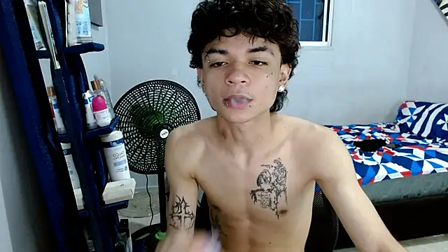 Snapshot of Lovebeng_ chatting on January 2025 06:10:01 AM Lovebeng online show from January 2025 06:10:01 AM