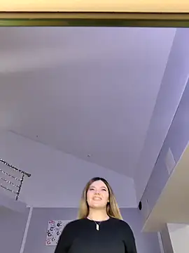 ZaraBloom online show from February 2026 02:16:02 PM