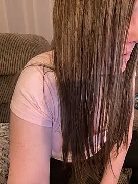 Snapshot of PuckBunny17 chatting on April 2026 04:43:02 AM PuckBunny17 online show from April 2026 04:43:02 AM