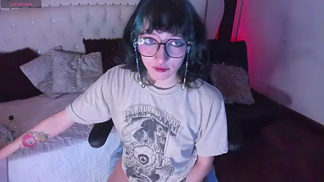 Snapshot of Ghosty_Doll chatting on March 2025 08:05:02 PM Ghosty Doll online show from March 2025 08:05:02 PM
