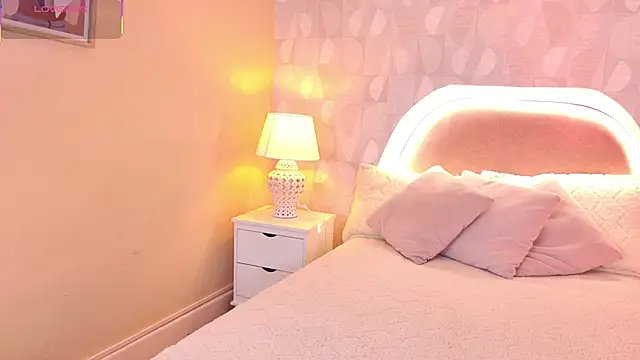 Snapshot of april_rousse chatting on September 2025 12:15:02 PM april rousse online show from September 2025 12:15:02 PM