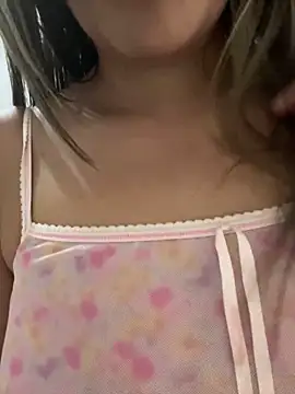 Snapshot of Gabizinhagirls chatting on April 2026 04:19:01 PM Gabizinhagirls online show from April 2026 04:19:01 PM