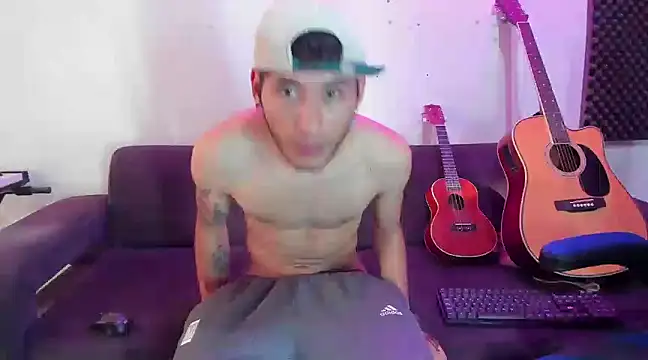 Henrikk senn online show from December 2024 12:23:01 PM