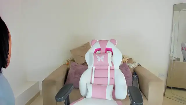 Charlotte cowell sub1  online show from January 2025 09:30:01 PM