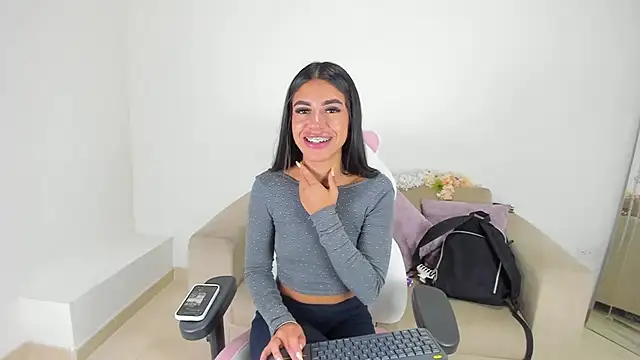 Charlotte cowell sub1  online show from March 2025 11:33:01 PM