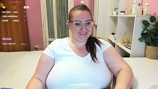 Snapshot of lovely_adelle chatting on January 2025 08:53:01 PM lovely adelle online show from January 2025 08:53:01 PM