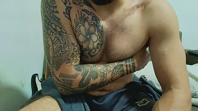 Snapshot of thomas_gun chatting on April 2026 04:07:01 AM thomas gun online show from April 2026 04:07:01 AM