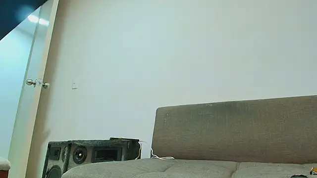 Snapshot of thomas_gun chatting on May 2026 02:05:02 AM thomas gun online show from May 2026 02:05:02 AM