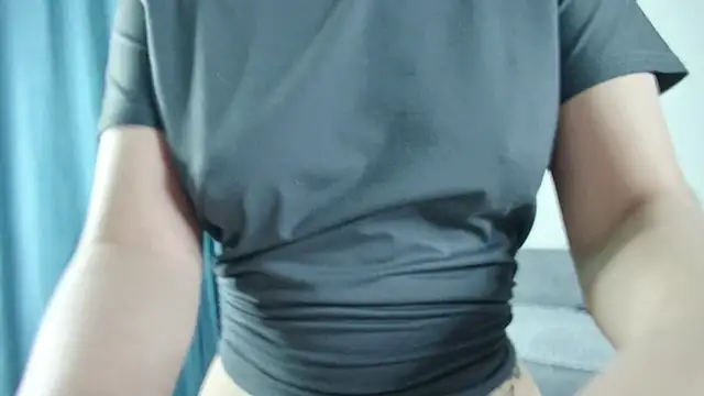 Snapshot of RileyMee chatting on December 2024 03:15:01 AM RileyMee online show from December 2024 03:15:01 AM