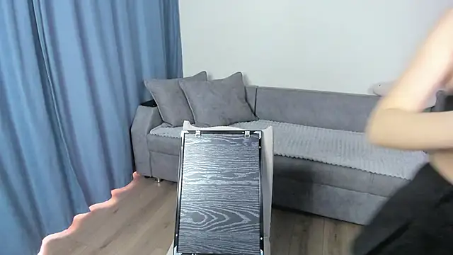 Snapshot of RileyMee chatting on January 2025 06:28:02 AM RileyMee online show from January 2025 06:28:02 AM