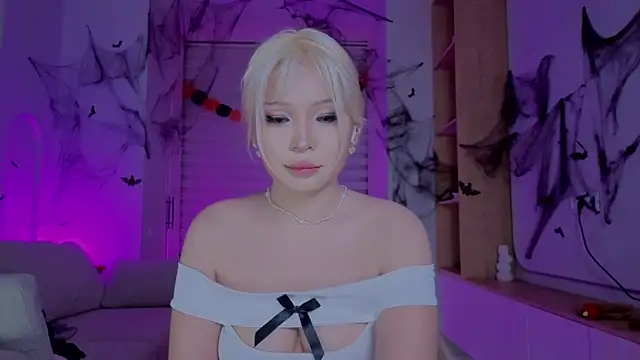 Snapshot of RileyMee chatting on October 2025 12:22:02 PM RileyMee online show from October 2025 12:22:02 PM