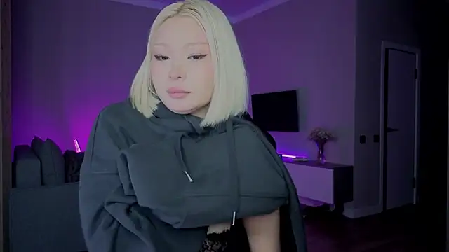 Snapshot of RileyMee chatting on November 2025 01:30:02 AM RileyMee online show from November 2025 01:30:02 AM