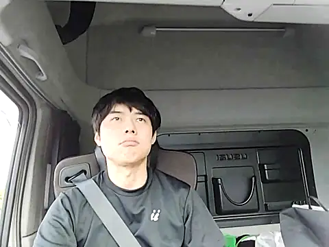 whitebriefboy online show from April 2026 09:48:02 PM