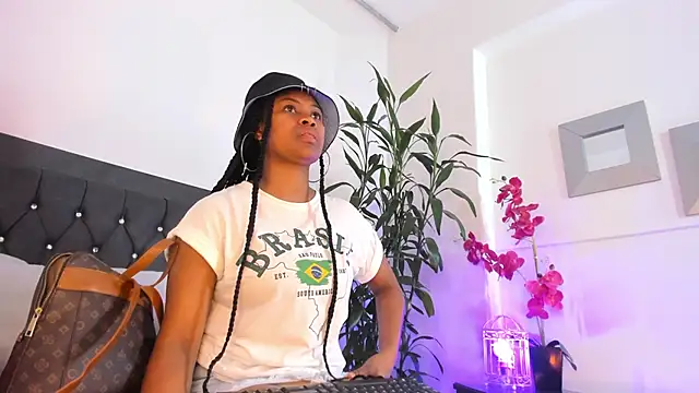 ebony hot1 online show from December 2024 03:13:02 PM