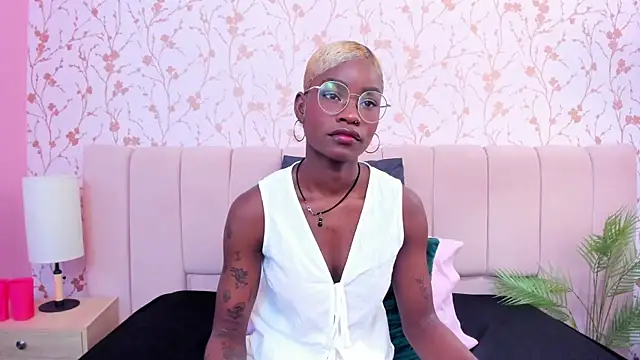 amber-hill online show from December 2025 07:18:01 PM