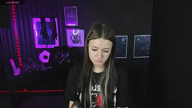 Lily Moonlight online show from February 2025 07:56:01 AM