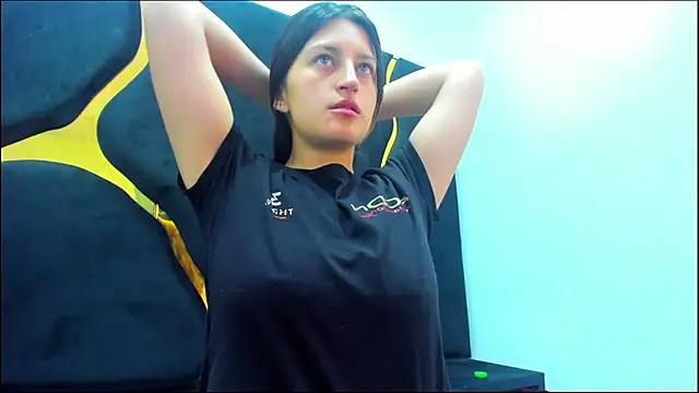 GiaRoussel online show from February 2025 04:42:02 PM