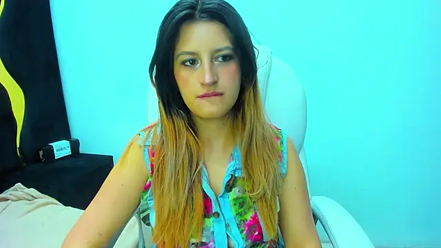 GiaRoussel online show from March 2025 01:46:02 PM