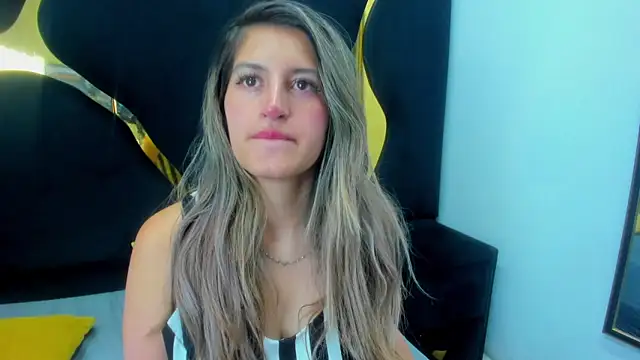 GiaRoussel online show from September 2025 03:16:01 PM