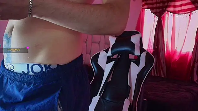 santyago taylor online show from December 2024 01:30:02 PM