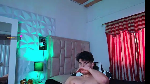 santyago taylor online show from January 2025 08:59:01 PM