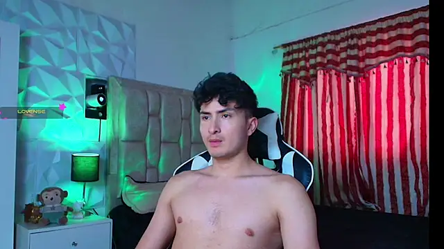 santyago taylor online show from January 2025 06:54:02 PM