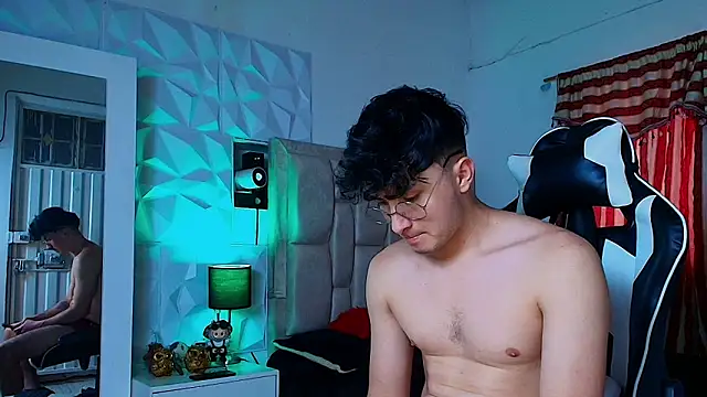 santyago taylor online show from February 2025 07:51:01 PM