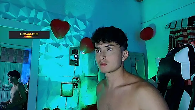 santyago taylor online show from March 2025 07:17:01 PM