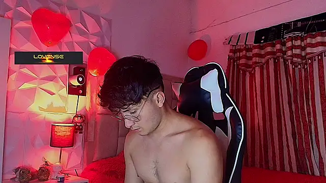 santyago taylor online show from March 2025 07:10:02 PM