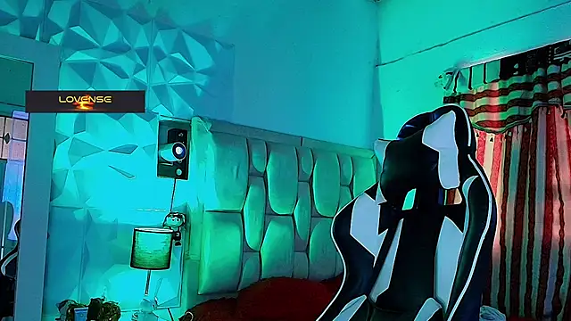 santyago taylor online show from March 2025 07:31:02 PM