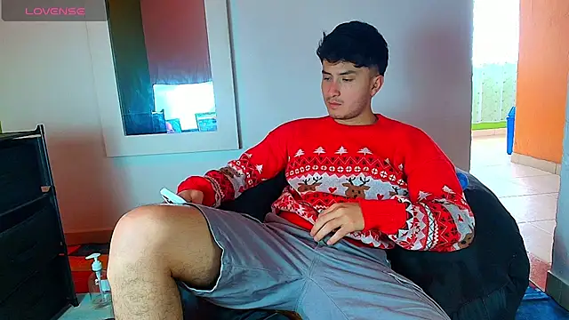 santyago taylor online show from December 2025 06:27:02 PM