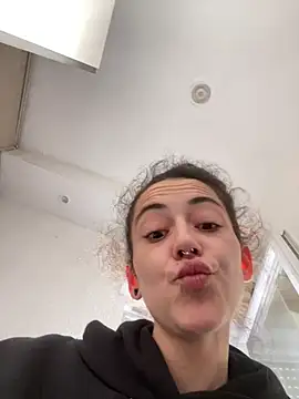 Snapshot of m1999m1 chatting on March 2026 10:43:01 AM m1999m1 online show from March 2026 10:43:01 AM