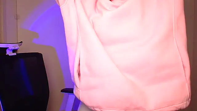 Snapshot of Fantasy_July chatting on December 2024 09:43:02 AM Fantasy July online show from December 2024 09:43:02 AM