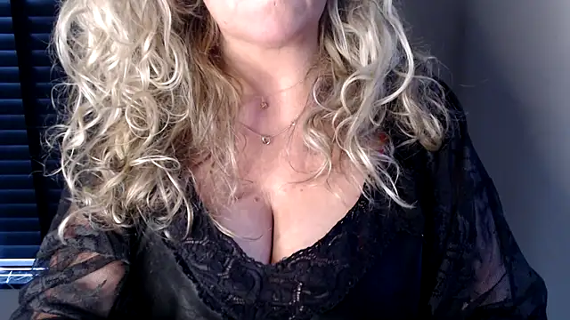 JenniLowen online show from January 2025 11:09:02 AM