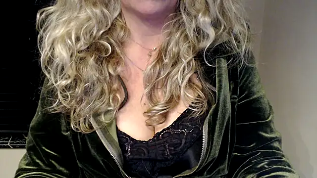 JenniLowen online show from March 2025 08:50:02 PM