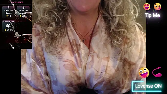 Snapshot of JenniLowen chatting on April 2026 08:04:01 AM JenniLowen online show from April 2026 08:04:01 AM