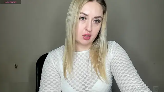 Snapshot of KennaJamess8 chatting on January 2025 10:18:01 PM KennaJamess8 online show from January 2025 10:18:01 PM